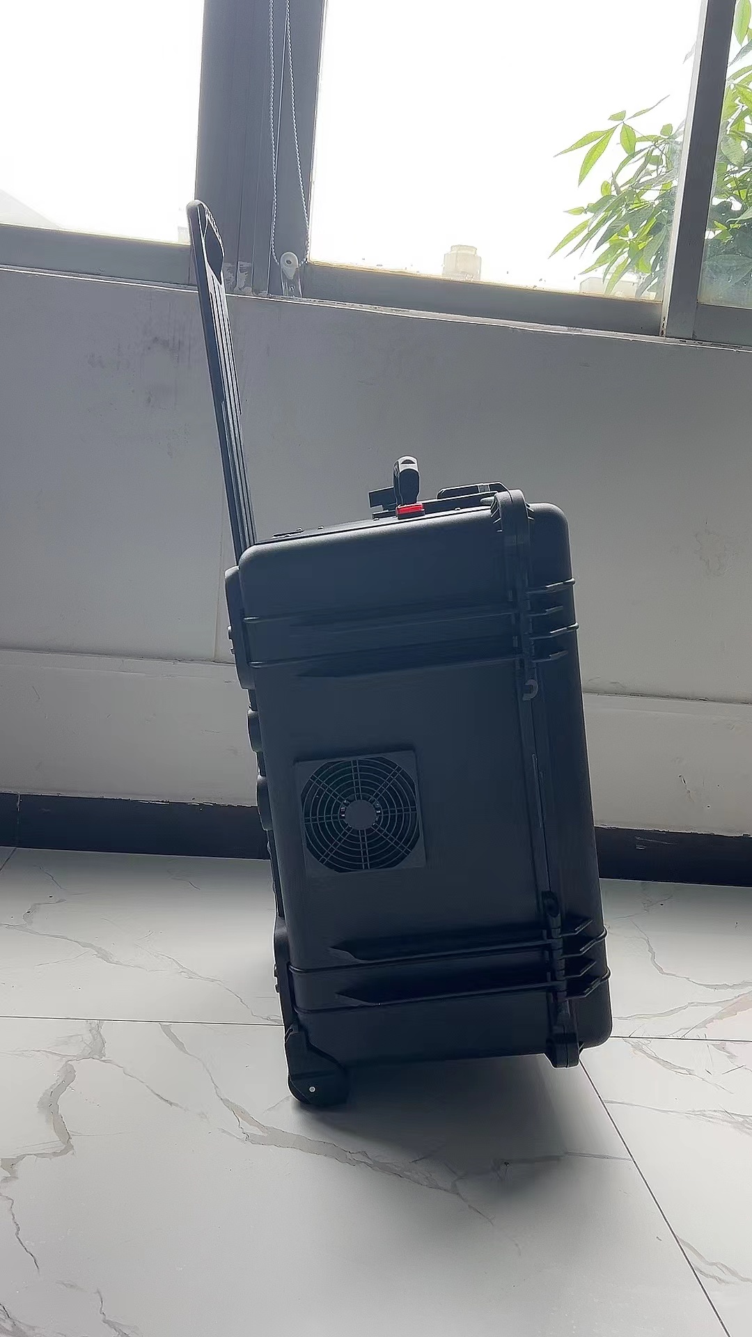 南和手拉箱型移动通信干扰器